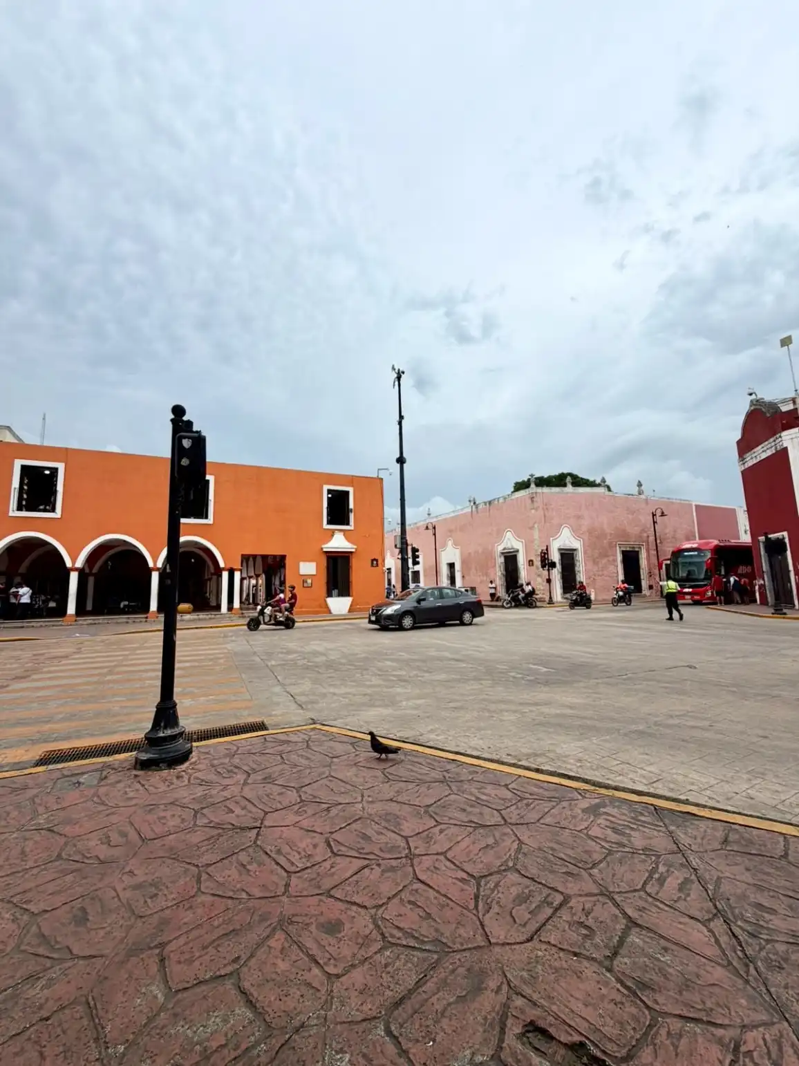 Parque Francisco Cantón Rosado, Valladolid's main square, in Yucatán, Mexico.